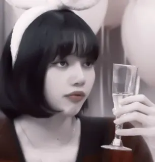 🎧 be860b17 Lisa 人, 女性, 女人, 亚洲人, 饮酒, 庆祝 telegram sticker