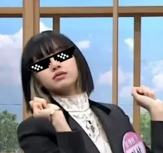 😎 acdcc872 Lisa Kポップ, 歌手, 眼鏡, ミーム, 音楽, 有名人 telegram sticker