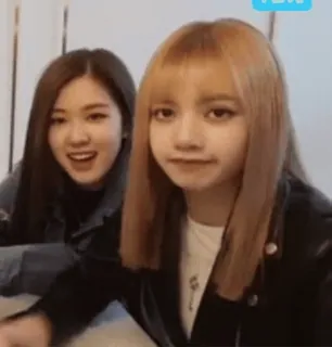 🗿 6cbe90ba Lisa kpop, лиса, роуз, девушки, азиатки, айдолы, улыбка whatsapp sticker