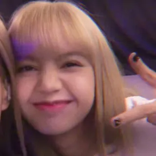 😆 64db27cf Lisa kpop, lisa, blackpink, selfie, idola, simbol perdamaian telegram sticker