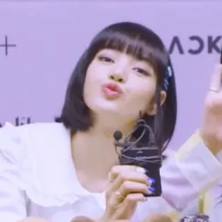 BlackPink's Lisa by @L0STARIESS telegram stickers