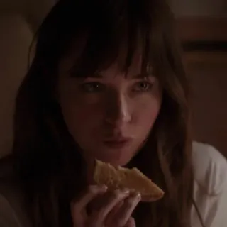 🗽 ee4bad3a phụ nữ, ăn, mặt, đồ ăn nhẹ, chân dung telegram sticker