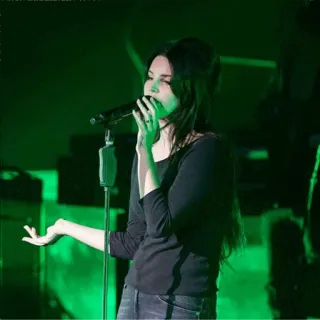 🤷‍♀ 4d7906a9 femme, chanteuse, microphone, performance, musique, artiste, concert whatsapp sticker