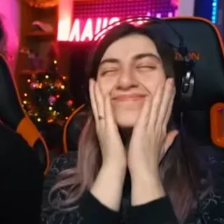 🤗 6ad8f993 女人, 微笑, 脸, 快乐, 肖像 telegram sticker