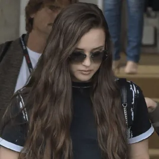 🍇 de9ba616 kobieta, okulary przeciwsłoneczne, osoba, brunetka, włosy telegram sticker