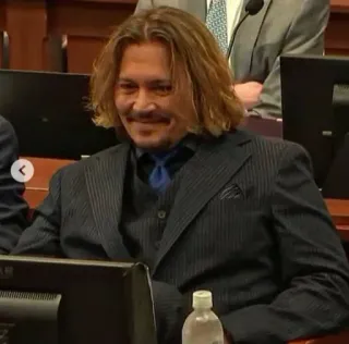 🍃 a2198d46 Johnny Depp promi, schauspieler, gericht, prozess, männlich, person whatsapp sticker