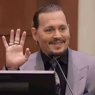 🍃 afd71197 Johnny Depp Schauspieler, Promi, Mann, winkend, Prozess, Gerichtssaal whatsapp sticker