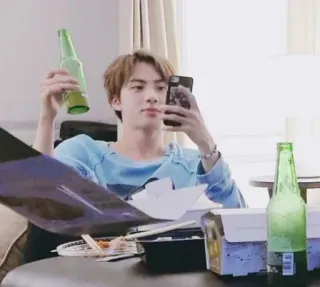 🍼 23384794 Jin 人, 男性, ボトル, アルコール, 屋内, 自撮り telegram sticker