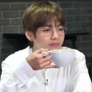 ☕️ 4d0817a8 人, 飲む, コーヒー, お茶, 眼鏡, カップ, KPOP telegram sticker