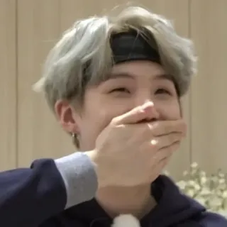 🤭 92e2b8f3 Suga kpop, bts, ミン・ユンギ, アイドル, 歌手, 笑顔 telegram sticker