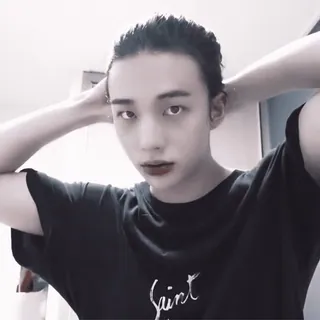 📎 3f8163b4 Saint personne, homme, homme, chemise, portrait, style telegram sticker