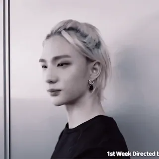 📎 b30f4e4b 1st Week Directed by portrait, personne, visage, homme telegram sticker