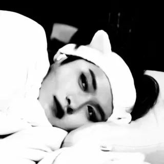 ⛓ d92f00da pessoa, sonolento, fofo, pijama, branco, travesseiro telegram sticker