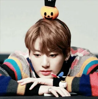 ✨ 1f56242b orang, pria, potret, sweater, halloween, labu telegram sticker