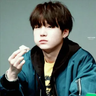 🍍 f7a9ba7e Suga Suga, BTS, K-pop, Min Yoongi, Idola, Rapper telegram sticker