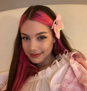 ✨ 85e09cb7 vrouw, roze haar, portret, meisje, strik, jong, schoonheid telegram sticker