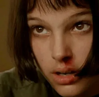 😐 8cfabb6c Mathilda Léon: The Professional 映画, ナタリー・ポートマン, 血, レオン, 暴力, マチルダ whatsapp sticker