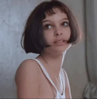 😐 d1d00653 Mathilda Léon: The Professional 映画, 若い女性, ポートレート, 映画, マチルダ, レオン whatsapp sticker