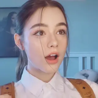 🌸 08c035e3 女人, 脸, 女孩, 人, 肖像, 美丽 telegram sticker