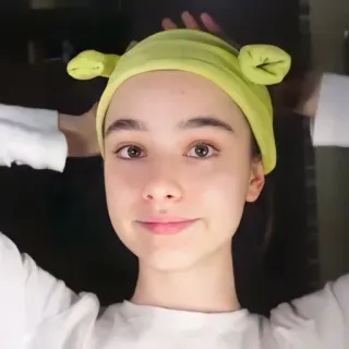 🐰 582793a9 女人, 头带, 肖像, 微笑, 耳朵 telegram sticker