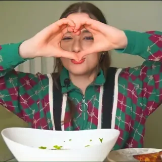 💗 5bd15654 女人, 心, 毛衣, 肖像, 女孩, 爱 telegram sticker