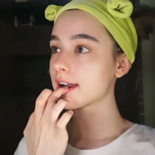 🐰 765c0356 女人, 肖像, 自拍, 女孩, 美丽, 脸 telegram sticker