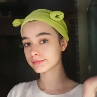 🐰 d5d6a7ee 女孩, 头带, 可爱, 肖像, 美丽 telegram sticker