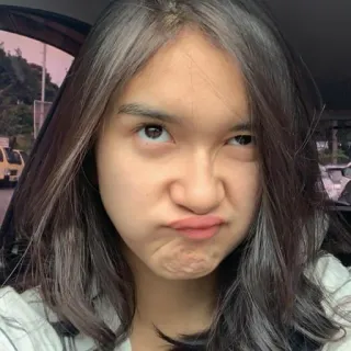 🦋 c9977978 人物, 女人, 脸, 肖像, 表情, 自拍 telegram sticker