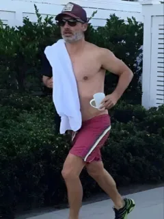 🏃 d321a4f9 Rick Grimes The Walking Dead Rick Grimes, The Walking Dead, Andrew Lincoln, aktor, berlari, pria, tanpa baju telegram sticker