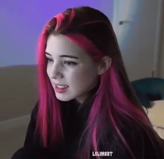 🫀 19ca4a19 LALIMORT kobieta, różowe włosy, portret, osoba, dziewczyna telegram sticker
