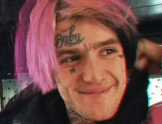 😊 44c4453a Lil Peep Baby lil peep, rapper, musica, tatuaggio, capelli rosa, ritratto, faccia telegram sticker