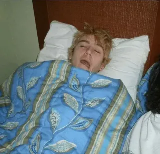 💤 761d2f0d dormire, letto, coperta, cuscino, persona, riposo telegram sticker