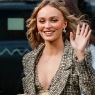 💋 6313306c Lily-Rose Depp actress, model, celebrity, woman, portrait, waving whatsapp sticker