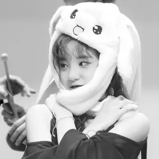 ✨ ec2da043 Frau, Hasenmütze, Portrait, Schwarzweiß, Süß, Mütze telegram sticker