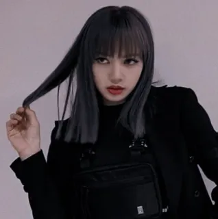 🌥 b818d801 Lisa K-pop, Lisa, Blackpink, singer, fashion, idol, female artist whatsapp sticker