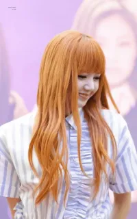 🥕 1f9d22f5 Lisa K-POP, 歌手, アイドル, 女性, オレンジ色の髪, 前髪 telegram sticker