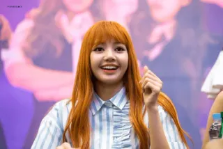 🥕 89f66e82 Lisa リサ, 歌手, 韓国ポップ, K-POP, 笑顔, 女性, セレブ telegram sticker