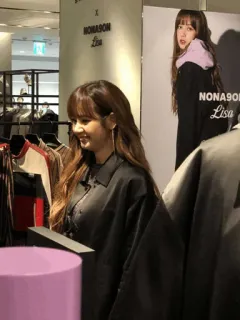 🌱 fde62fd3 Lisa NONA9ON
Lisa K-pop, Moda, Música, Celebridad, Modelo, Nona9on telegram sticker