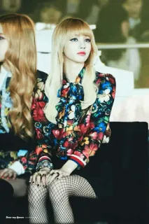 😰 82f591b6 Dear my Queen wanita, ratu, motif bunga, stoking jaring, rambut pirang, gaya, mode telegram sticker