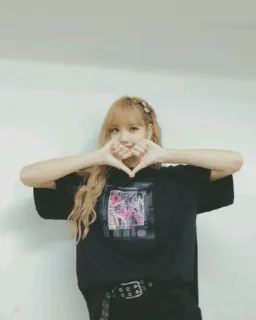 ❤️ bfb331f1 Lisa kpop, lisa, 偶像, 歌手, 名人 whatsapp sticker