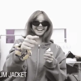 🍨 668afae4 UM JACKET donna, giacca, casual, moda, occhiali da sole telegram sticker