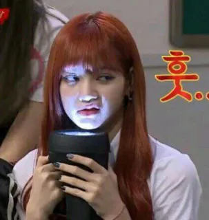 🐊 d704de7f 훗.. femme, cheveux roux, drôle, lumière, coréen, expression whatsapp sticker