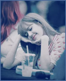 💧 15af7bfd Lisa Lisa, BLACKPINK, chanteuse, idole, K-pop, célébrité, au repos telegram sticker