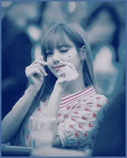 🌸 ba9d8d61 Lisa Lisa, K-pop, Blackpink, Célébrité, Chanteuse, Geste de coeur, Clin d'oeil telegram sticker