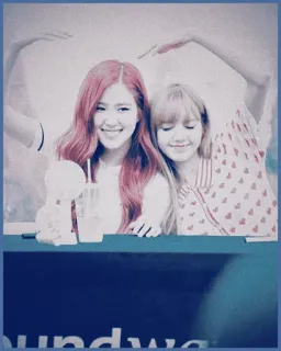 💧 c2ee3999 femmes, amitié, portrait, sourire, kpop, célébrités telegram sticker