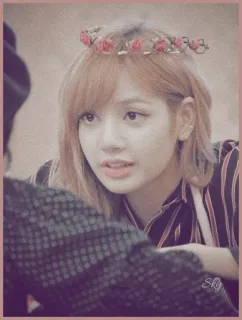 💧 f0f794d5 Lisa K-pop, musique, chanteur, célébrité, fleurs, couronne, divertissement, femme telegram sticker