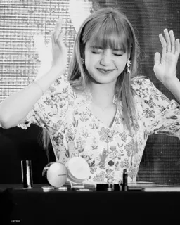 💀 05fcdf8e Lisa Лиса, Blackpink, Айдол, K-Pop, Макияж, Певица telegram sticker