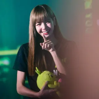 🌼 85576165 Lisa Lisa, Blackpink, K-pop, chanteuse, célébrité, sourire telegram sticker