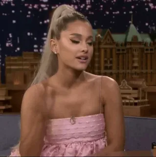 🌙 f4f4a310 Ariana Grande celebrytka, kobieta, piosenkarka, artystka, różowa sukienka, wysoki kucyk telegram sticker