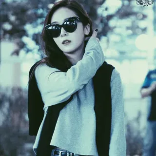 🖲 0d7edeba Frau, Sonnenbrille, Mode, Porträt, Person, Stil whatsapp sticker